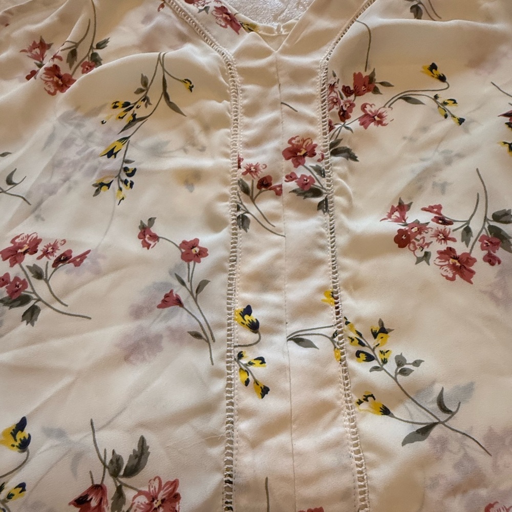 Sienna Sky Floral Print Cami Tank Top Cream Pink Yellow M - EUC - Picture 3 of 8